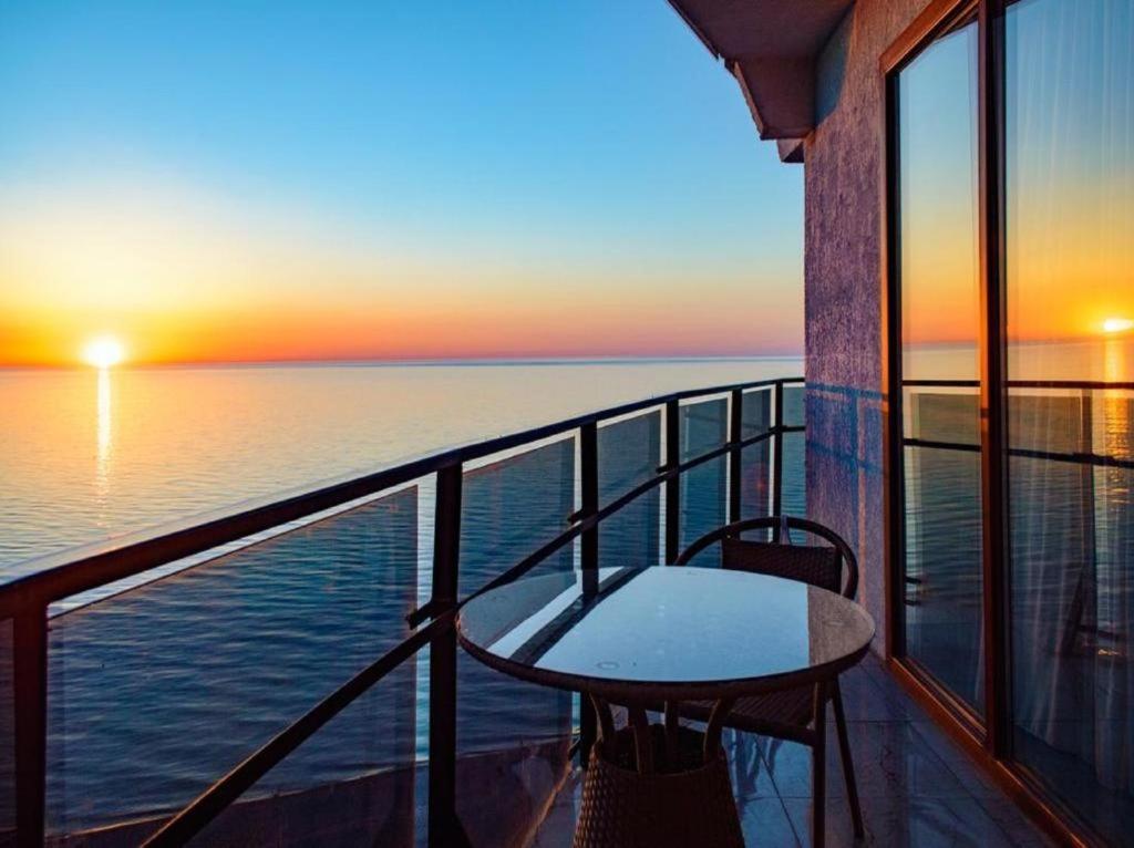 Tower Apartments باتومي المظهر الخارجي الصورة